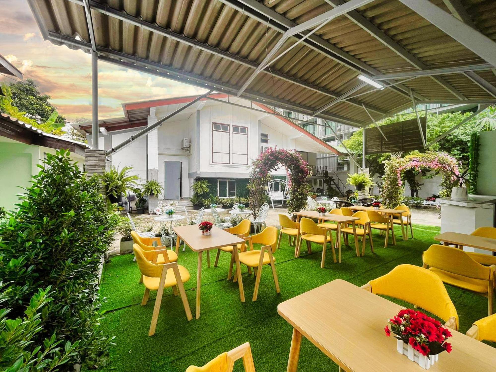 Magic Garden Residence Bangkok Bagian luar foto